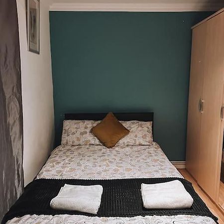 Spacious 3 Bedroom Flat In Stockwell Londra Exterior foto
