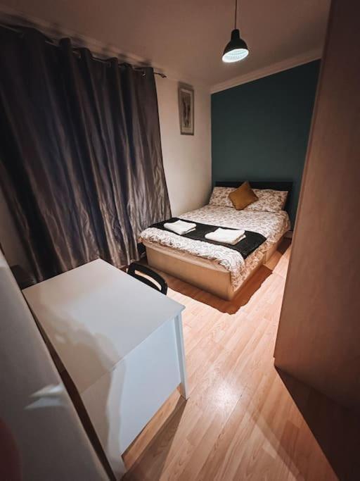 Spacious 3 Bedroom Flat In Stockwell Londra Exterior foto
